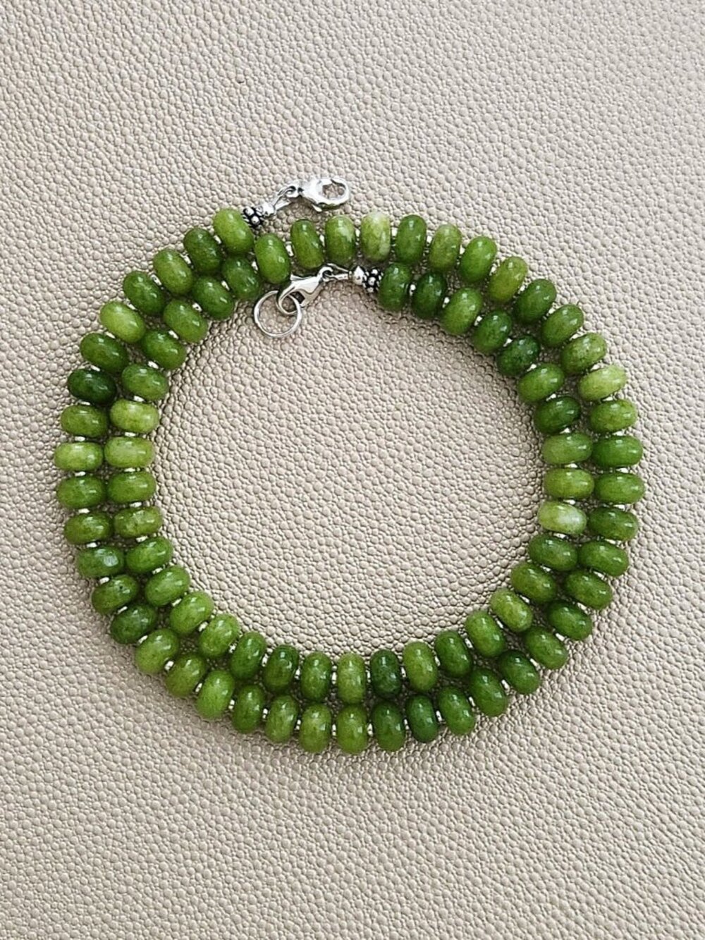 GREEN COLORED JADE NECKLACE--20"
